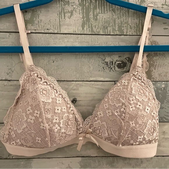 Sexy Romantic Beige Lace Bra Size Small - Picture 1 of 10